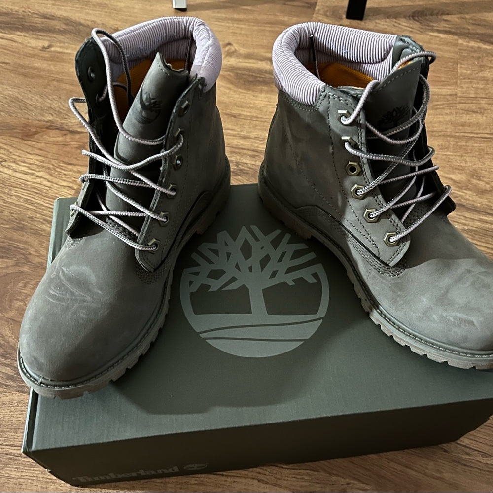 Timberland Women's Waterville 6 Inch Waterproof Olive Nubuck Boots Size 7M